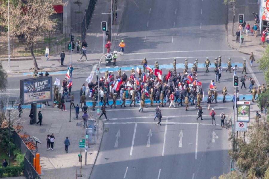 Con baja asistencia se desarrolla marcha en contra de nueva ley