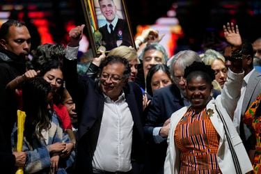 Petro hace historia y lleva por primera vez a la izquierda a la Presidencia de Colombia