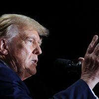 Trump afirma estar “lanzado como un cohete” hacia la nominación republicana tras ganar primarias en Michigan, Misuri y Idaho