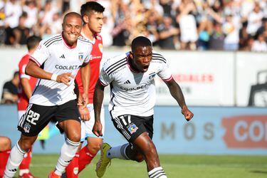 En Colombia anticipan una posible salida en Colo Colo: “Estuve hablando con Fabián Castillo y me comentó que le gustaría regresar”