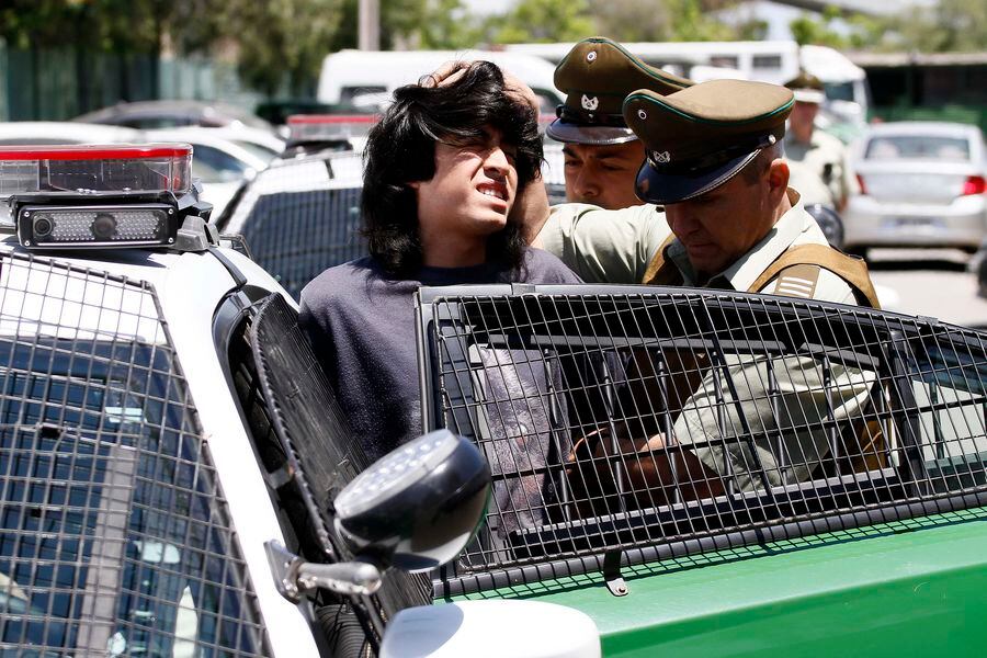 Joven sospechoso de colocar bomba en Escuela de Gendarmeria es detenido en San Bernardo