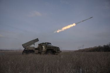 Ucrania dice que sometió a rusos al día más mortífero hasta ahora, mientras se intensifican los combates en el este