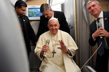 Papa Francisco: “Tengo que preservarme un poco para poder servir a la Iglesia, o decidir dar un paso al costado”
