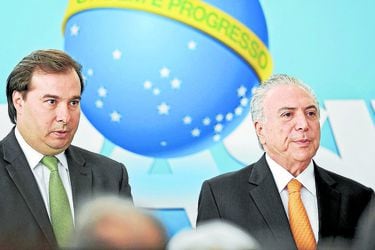 Brazilian President Michel Temer (R) and the President of Brazilian L