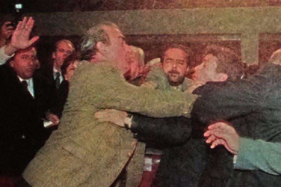 1999-pelea-congreso-rene-manuel-garcia-alejandro-navarro-2