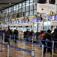 Tráfico aéreo de pasajeros sube casi 22% en enero, pero el internacional todavía no logra retomar niveles previos al Covid