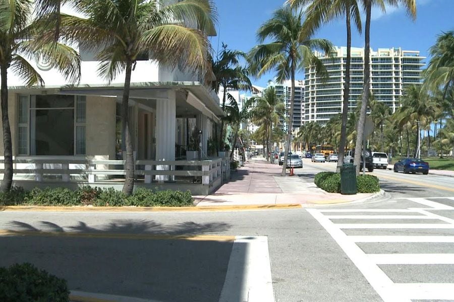 Las calles vacías de Miami Beach ante la pandemia de coronavirus.
