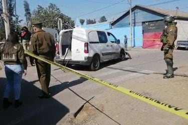 Tiroteo entre Carabineros y delincuentes en La Pintana termina con un asaltante muerto