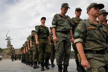 Hieren a comisario del Ejército de Rusia en un ataque contra una oficina de reclutamiento en Irkutsk