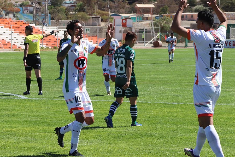 Cristian Maidana celebra el 1-0 frente a Santiago Wanderers. FOTO: Agencia Uno.
