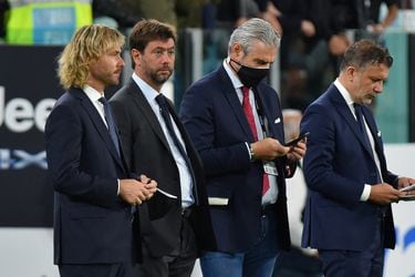 Las acciones de Juventus sufren dura caída en la bolsa tras renuncia de la junta directiva 
