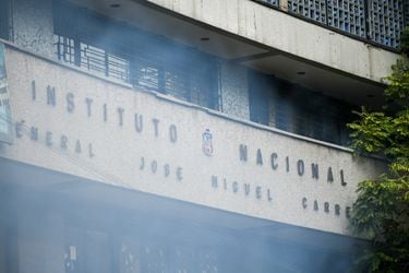 Columna de Carlos Ominami: Pena y rabia por el Instituto Nacional