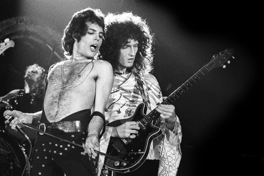 Brian May sobre Mercury y Bowie: "No todo lo que hicimos en esas sesiones  salió a la luz" - La Tercera