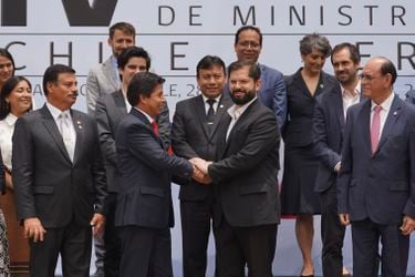 Boric y Castillo anuncian que suspendida cumbre de la Alianza del Pacífico se realizará en Perú