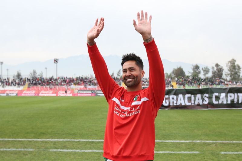 Luis Jiménez en su último partido con la camiseta de Palestino, posteriormente se retiró en Magallanes.