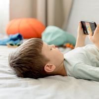 Cómo saber (y qué hacer) si mi hijo o hija es adicta a las redes sociales