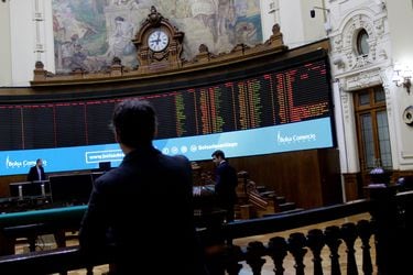 Encuesta Schroders: 71% de los inversionistas chilenos sacrifica estrategia a largo plazo por ganancias de corto plazo