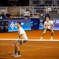 Alejandro Tabilo cierra su día perfecto con el título de dobles del Chile Open junto a Tomás Barrios