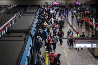 Súper lunes: ministro de Transportes afirma que uso del Metro aumentó un 18% en comparación al día equivalente del año pasado