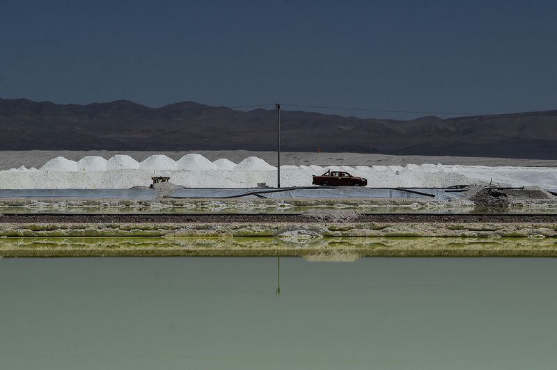 Cobre, litio, alimentos y más: América Latina tiene todo para ser una superpotencia de materias primas según The Economist