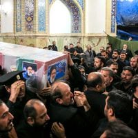 Miles de personas participan en funerales de Presidente iraní Ebrahim Raisi
