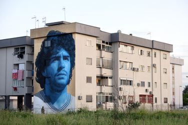 Lanzan recopilación fotográfica que recorre la vida y los tributos a Diego Maradona
