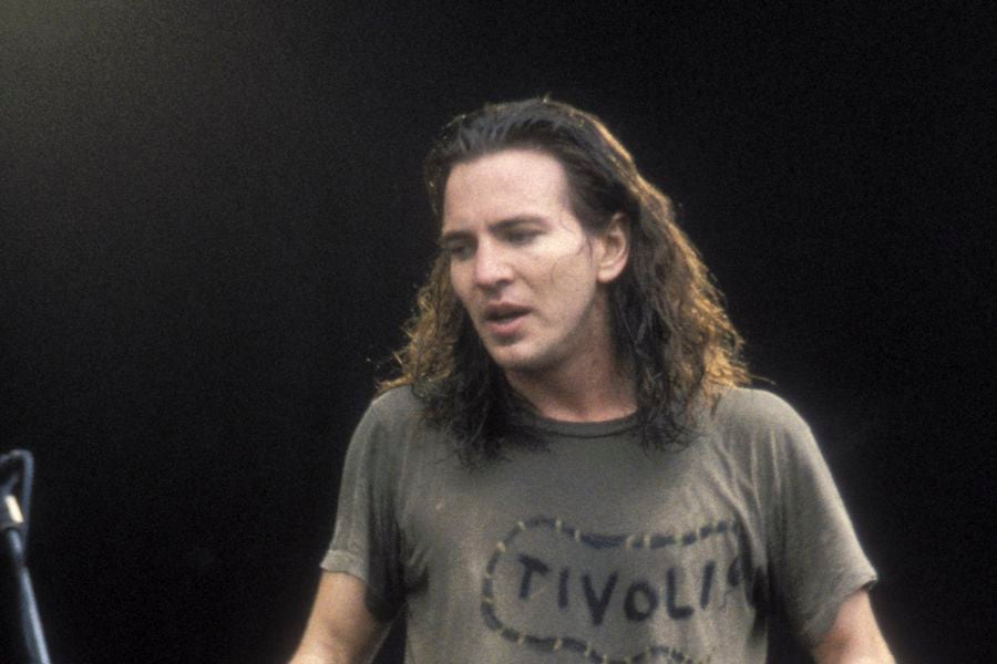 Las extraordinarias voces que Eddie Vedder grabó para Ten de Pearl Jam - La  Tercera