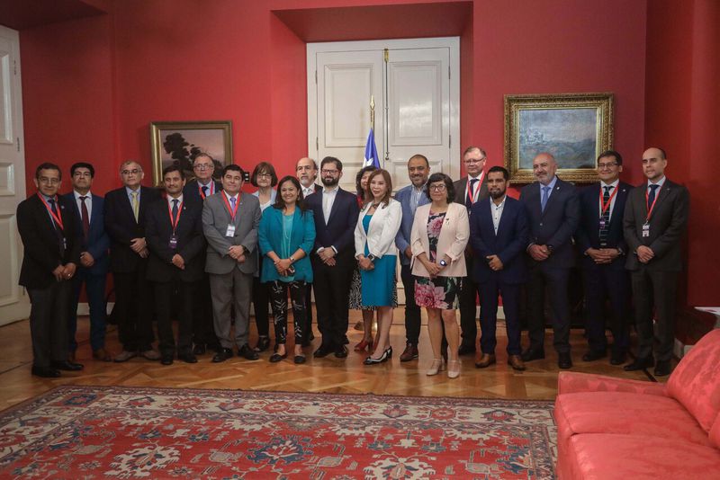 El Presidente Gabriel Boric recibió en el Palacio de La Moneda en audiencia a rectoras y rectores del Consorcio de Universidades del Estado de Chile (Cuech).
