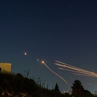 Hizbulá lanza misiles a Israel y crece temor a ataque de Irán