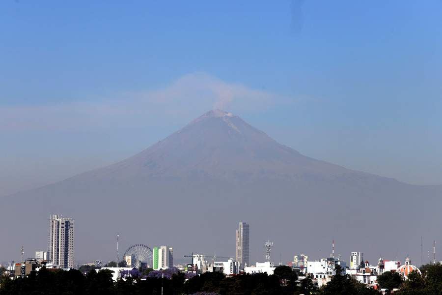 México eleva a amarillo fase 3 la alerta por actividad de volcán Popocatépetl