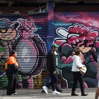 “Es lo que a cada uno se le antojó pintar”: la controversia en Valparaíso por los murales impulsados por el alcalde Jorge Sharp