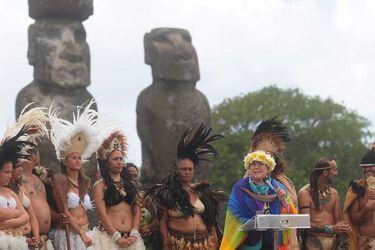 La Presidenta Michelle Bachelet hace entrega del parque Rapa Nui