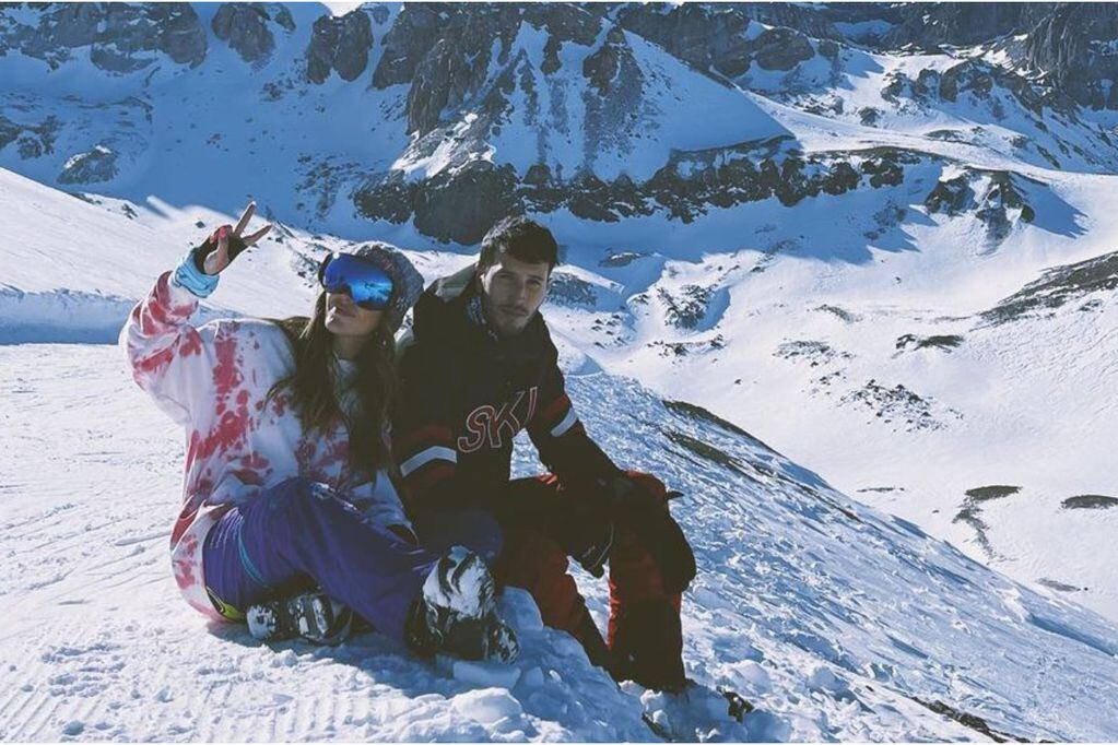 Cata Vallejos y Sebastián Yatra en Valle Nevado, vía Instagram