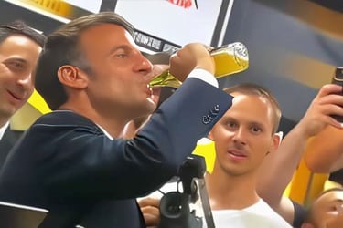 Emmanuel Macron tomando cerveza corona en 17 segundos