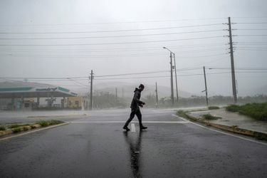 Huracán Fiona llega a Puerto Rico y causa apagón general