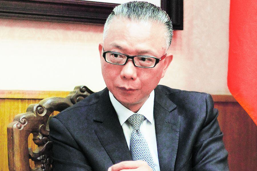 Imagen BU XU EMBAJADOR CHINO 691