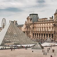 Descuelgan una de las obras más visitadas del Museo del Louvre después de casi un siglo
