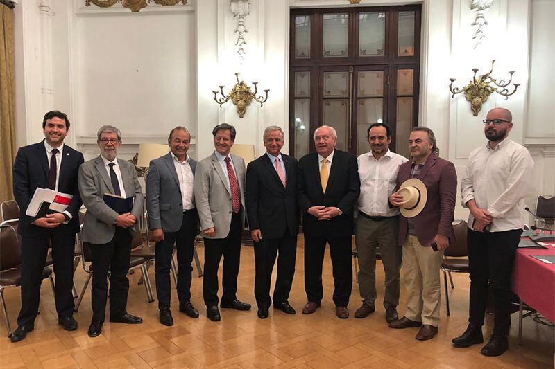 Grupo De Profesionales Y Academicos Hacen Llamado Urgente Al Congreso A Aprobar Idea De Legislar Reforma Tributaria La Tercera