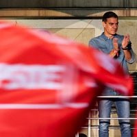 Líderes del PP y Vox critican anuncio de Pedro Sánchez sobre posible dimisión por “ataques” a su esposa