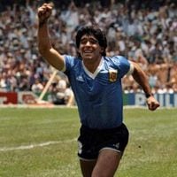 Aparece el Balón de Oro de Maradona que había sido robado por la Camorra napolitana