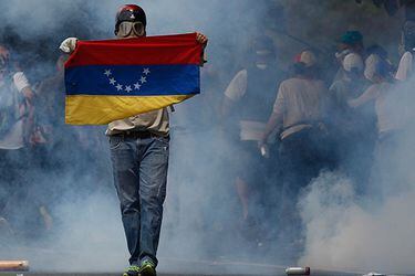 Venezuela an-anti-government-pro18789553