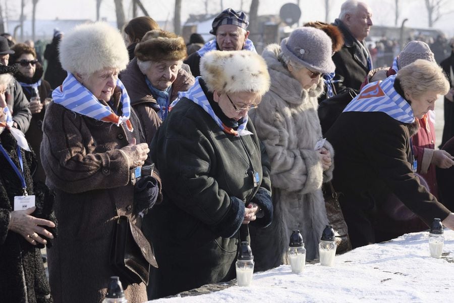 Sobrevivientes A Holocausto De Auschwitz Conmemoran Su Liberacion La Tercera