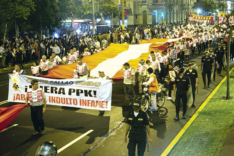 Miles-marchan-en-Lima-y-en-varias-ciudades-(40657976)