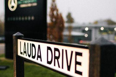 Mercedes-Benz le rinde tributo a Niki Lauda