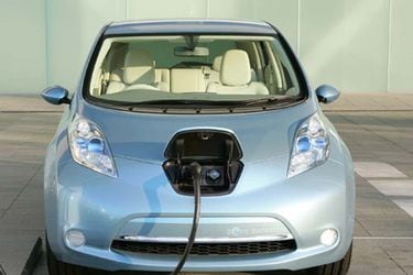 California busca vender solo vehículos ecológicos para 2035