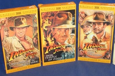 La saga de Indiana Jones llegó a Disney+ con su doblaje ochentero