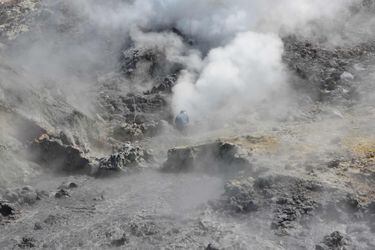 El Campi Flegrei expulsa emisiones sulforosas. Foto: AFP