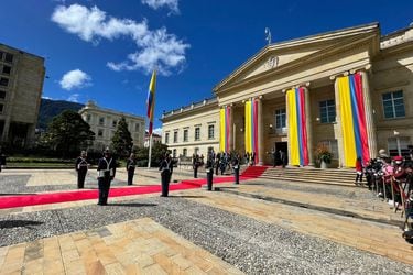 Cambio de mando en Colombia: Gabriel Boric sostiene encuentro bilateral con Gustavo Petro