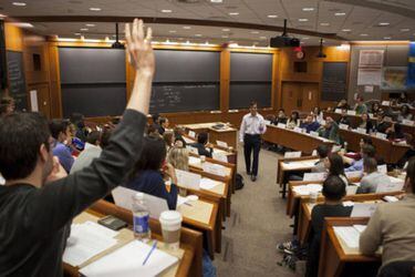 “¿Es el beneficio lo único que debe importar a las empresas?”: así se replantea el capitalismo en la Escuela de Negocios de Harvard