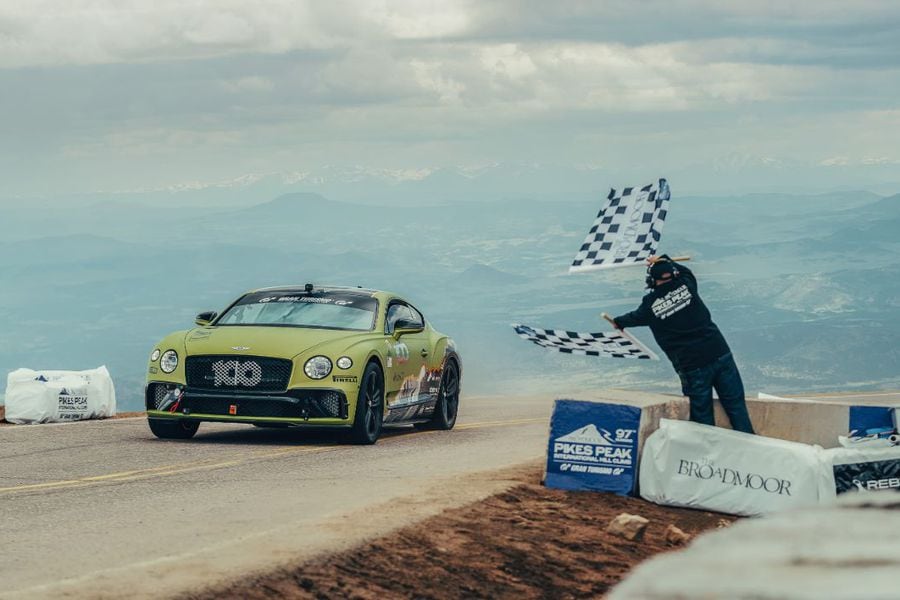 Continental GT Breaks Record at Pikes Peak (1) (1)
